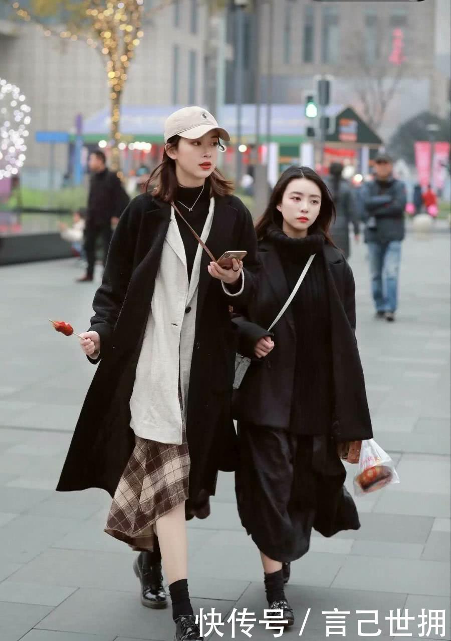 美女@街拍:美女们运动又时尚穿搭,青春时尚、轻松活力感觉!