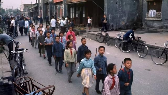 1973年中国百姓真实老照片：没想到那时候的人们是这样子生活