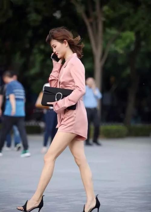 时尚|街拍:上班路上的小姐姐,穿搭很时尚
