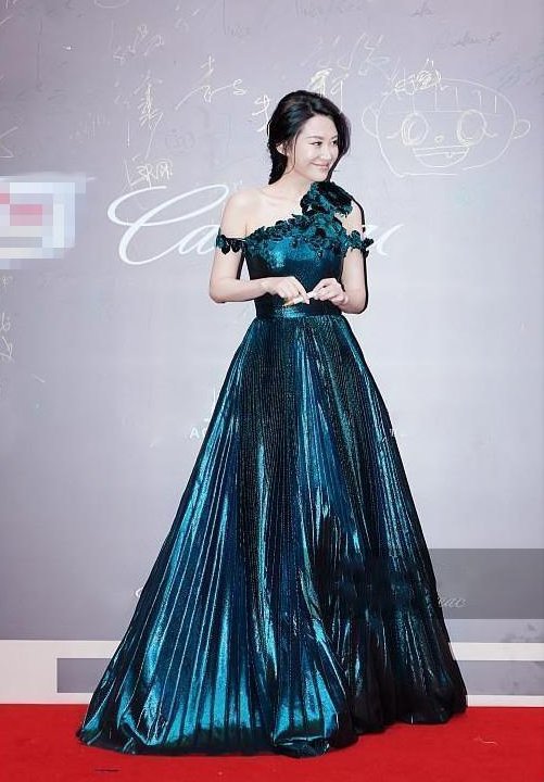 当63岁赵雅芝遇上49岁许晴，这两位女神是真的太拼了!