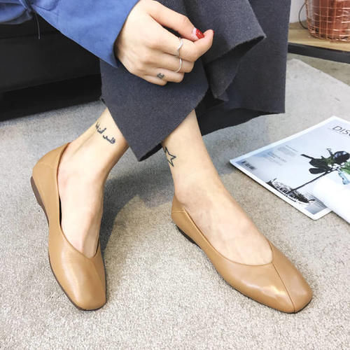 不是所有的女人都爱穿高跟鞋，优雅的平底浅口鞋，舒适又好看