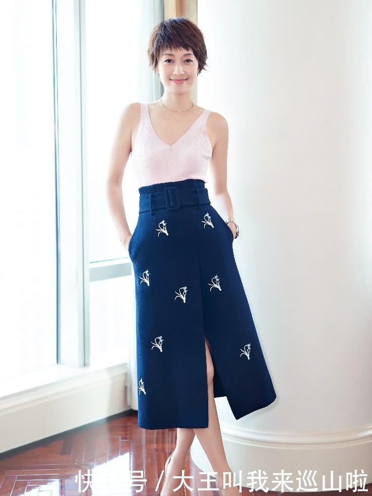 穿对衣服的马伊琍美出新高度，抹胸长裙尽显成熟魅力，真的服气！