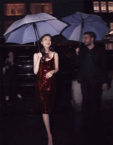  典型@双眼皮、一字眉已经过时了，现在流行「初恋脸」！