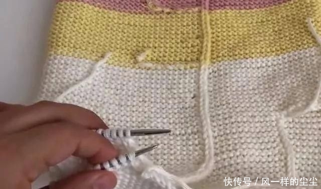 毛衣：简单款儿童马甲毛衣，全部下针编织，好织也好穿