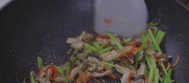 就要■猪肚的这2种做法,暖身养胃又开胃下饭,学会一种就要流口水了