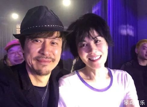 王菲现身嫣然派对