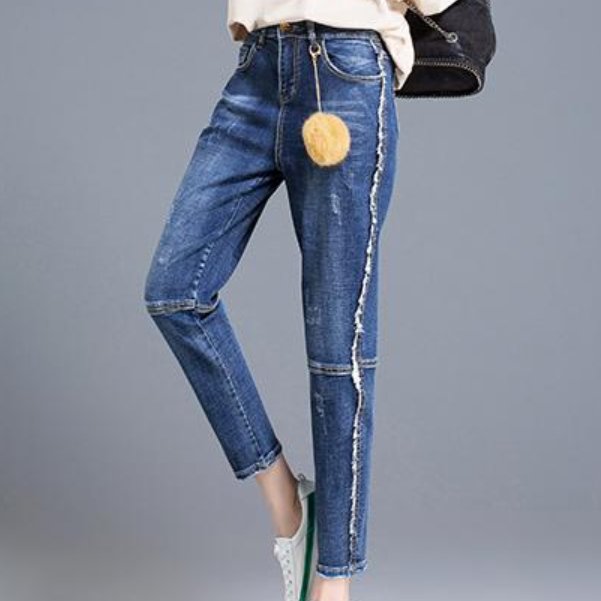 懂时尚潮流的女人这样穿，今秋主流牛仔裤，穿着显高特百搭