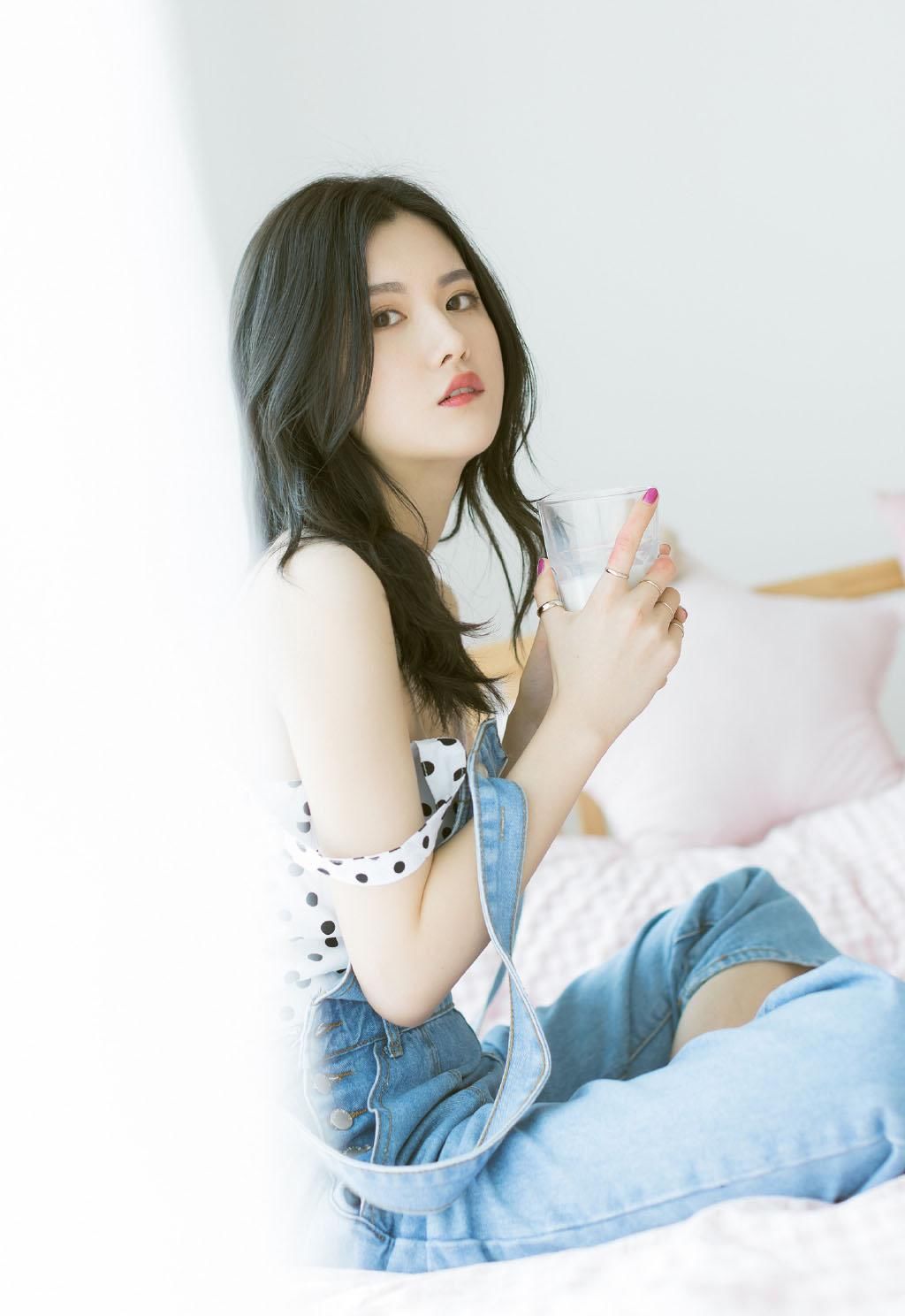 惹火尤物美女小露内衣性感私房诱惑图片