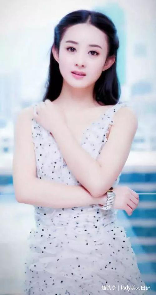 同是一身皮囊,为什么赵丽颖就这么美!看到镜子里的她就想踹两脚