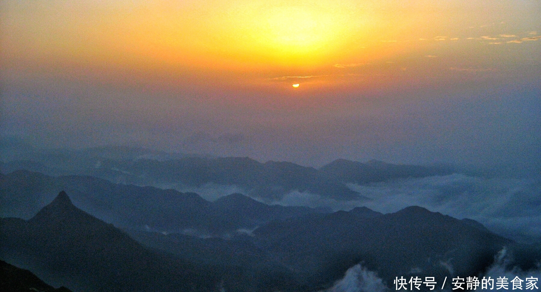 江西十大高山之齐云山海拔2069米，不用门票无须住店，风景壮观