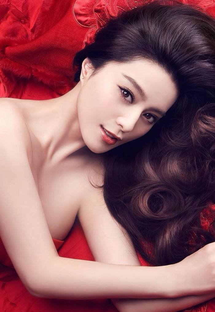 铲屎官举报有突破，资深媒体人爆料范的经纪人被抓，某明星被禁足