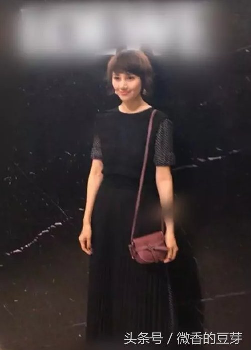 看了路人镜头下的高圆圆，再看看袁泉，终于理解夏雨当初的选择了