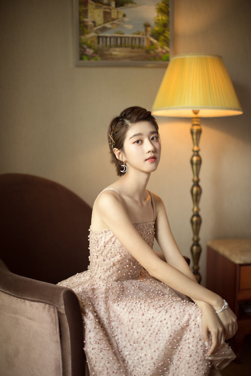 李凯馨性感优雅活动写真图片