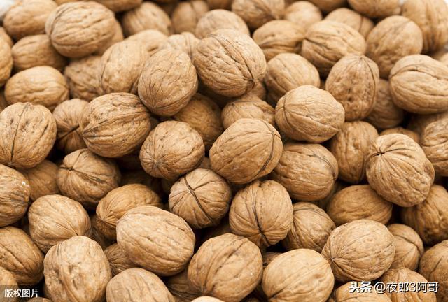  『核桃』谁说干核桃超过一年就坏？注意3个细节，储藏3年还是原来的味道