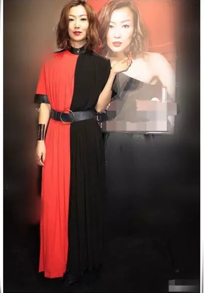 当41岁陈数撞上45岁郑秀文，网友:终于见识了女神脸的最高级形式