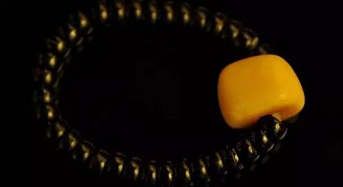 论色彩搭配在串珠界的重要性