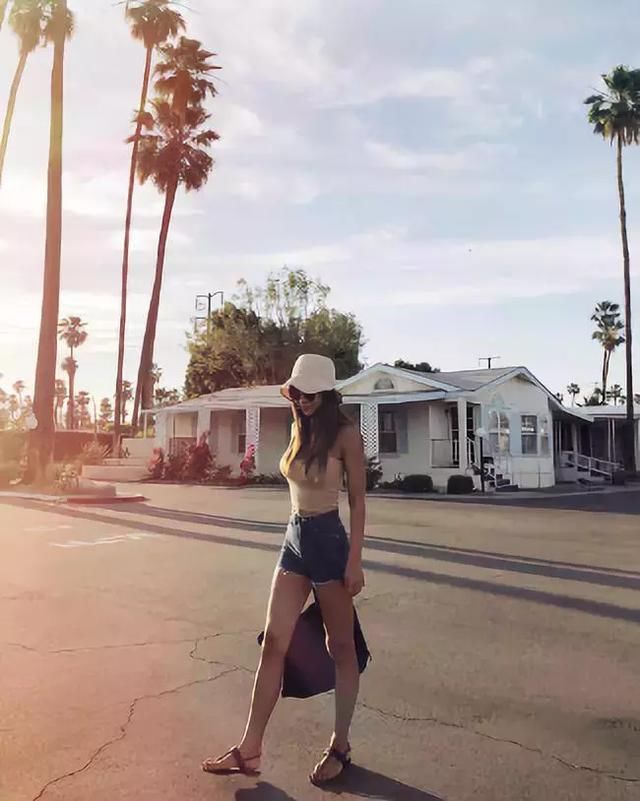 她婚姻失败不幸流产，42岁逆袭成马甲线女神，和小鲜肉谈恋爱！