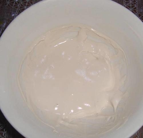 药店常见的一软膏,每天用它涂下脸,祛除斑点美白嫩肤