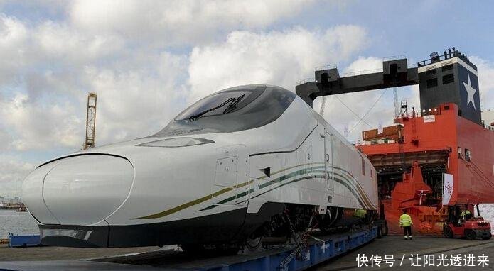 沙特首条高铁顺利通车，千万百姓列队参观这次多亏了有中国！