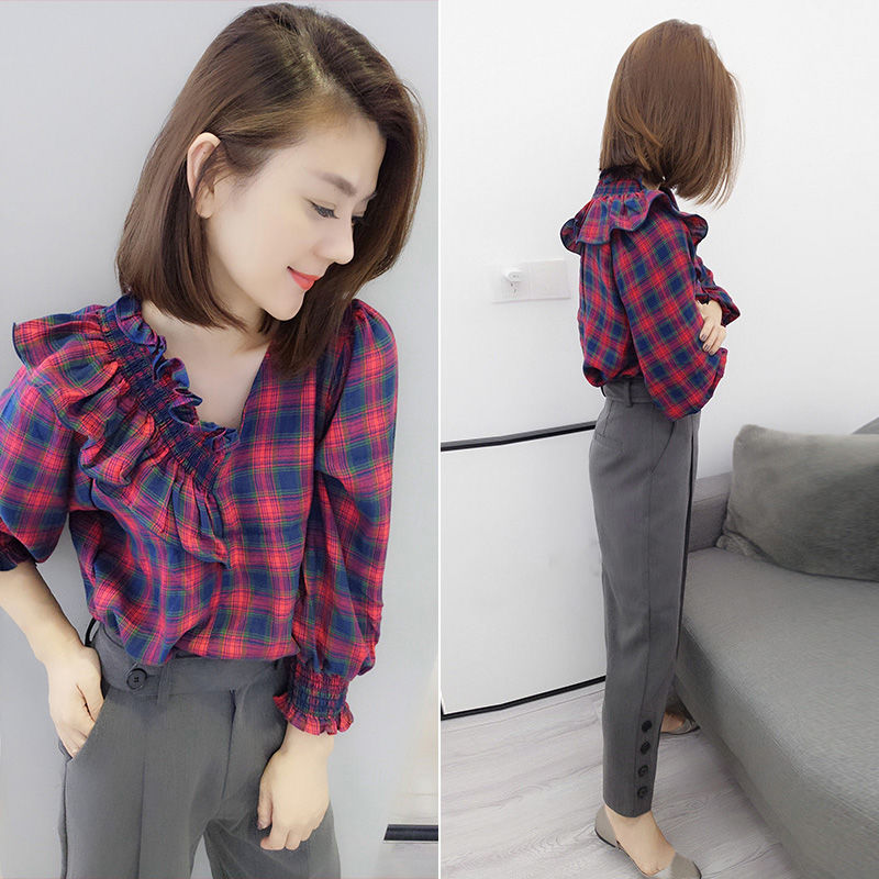 毫不夸张的说，这是我见到巨美的减龄小衫，老婆穿上跟女儿一样嫩