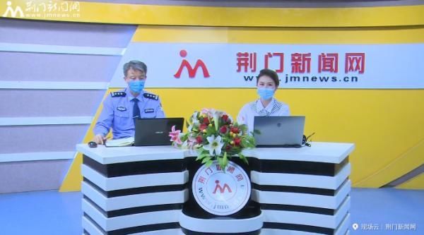 「交警」近20万网友围观荆门交警查酒驾