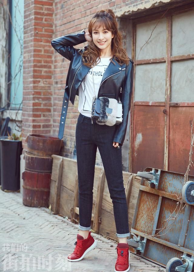 吴昕又美了，新发型好看到炸，侧颜要上天，网友:潘玮柏快看过来