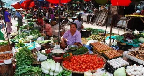 这个国家很“自信”,效仿越南针对中国游客,如今货物堆积如山