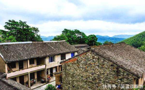 “未来宅基地入市”，农民都要变“富翁”了吗？说出来你可能不信