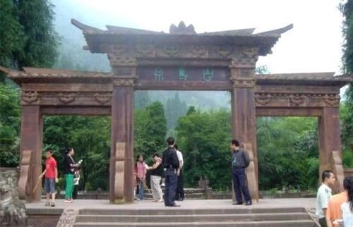  爱哭@中国“最爱哭”的城市！一年有300多天都在下雨，盛产美女貌美肤白