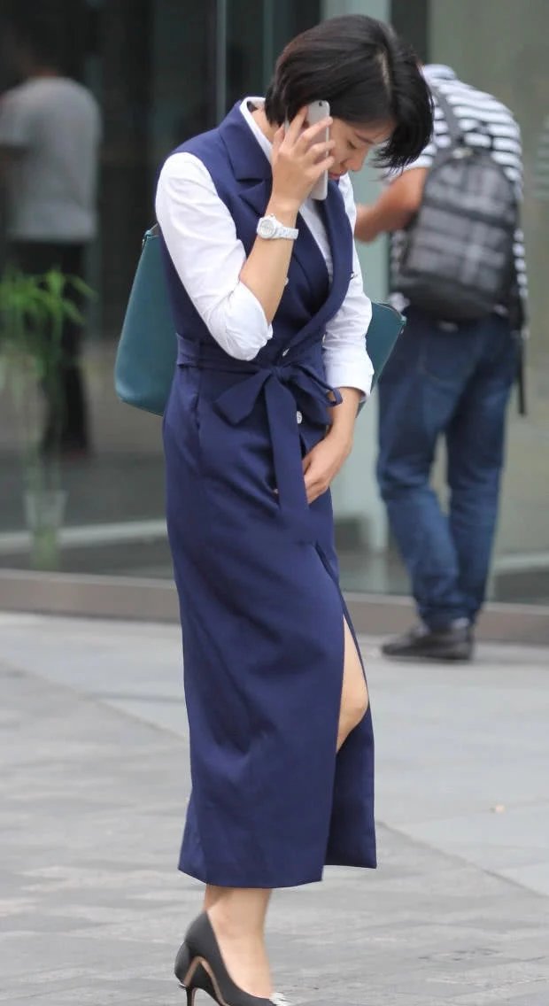 小姐姐为了秀大腿也是拼了，这感觉太霸道了