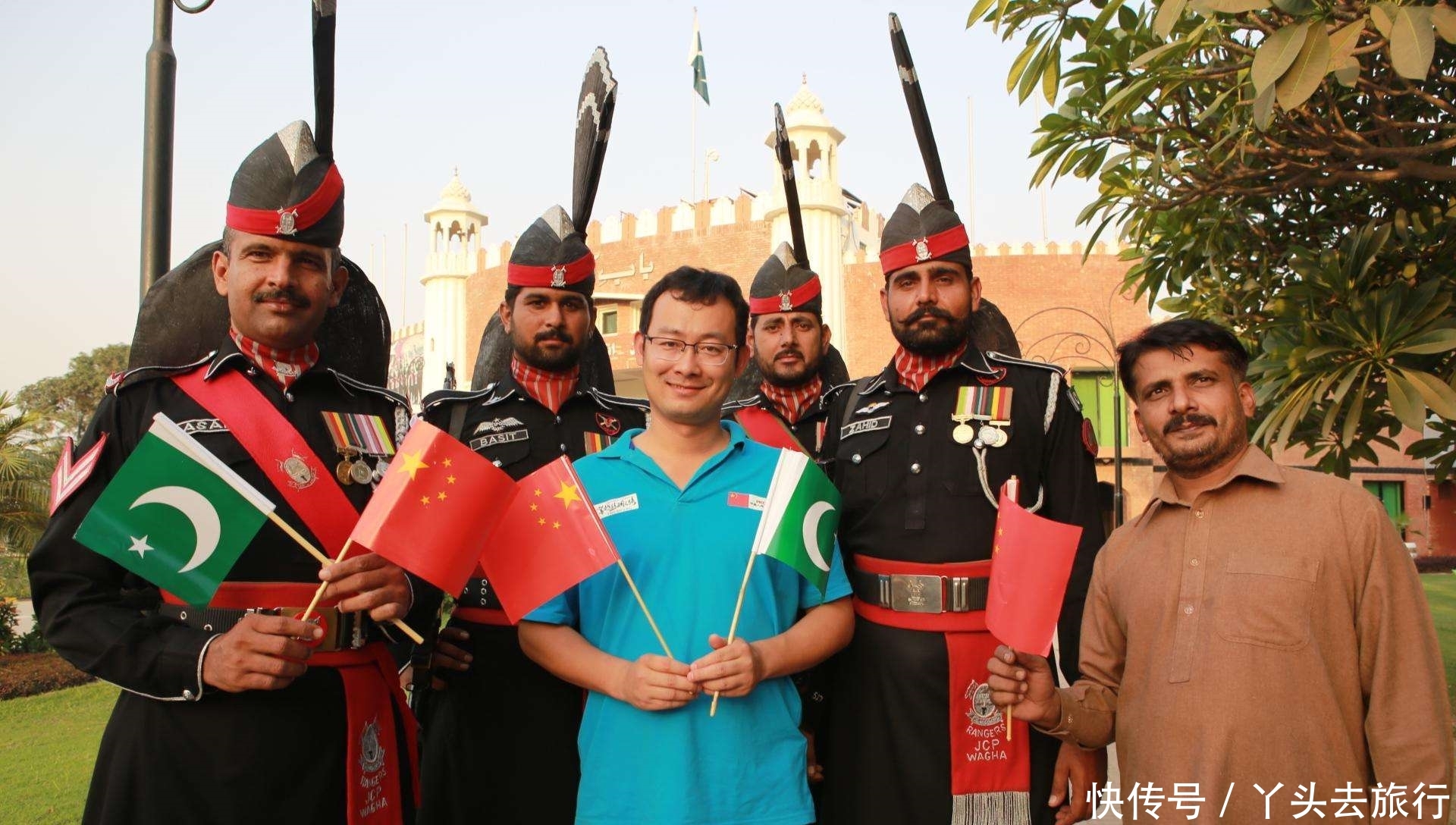 中国再送巴铁大礼，巨型“铁蛋”助巴解决用电难题，印度红了眼