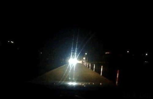晚上跑高速都用啥灯？交警：99个都错了，说出来你可能还不信！