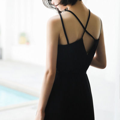 吊带多情，深V性感，好身材秀出来!锁骨美背诱人胸一个都不放过