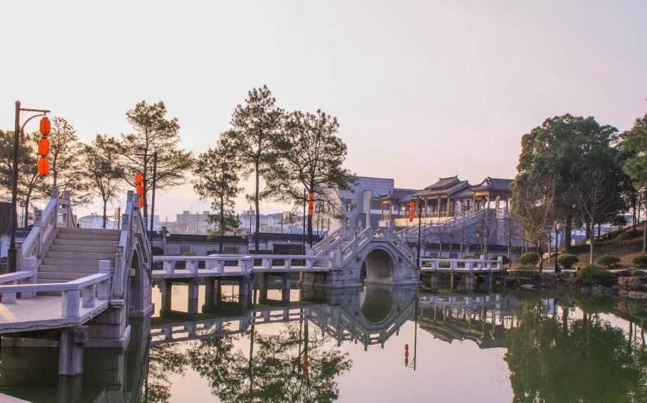 江苏2500多年的古镇,因过度商业化游客稀少,当地人大骂投资商