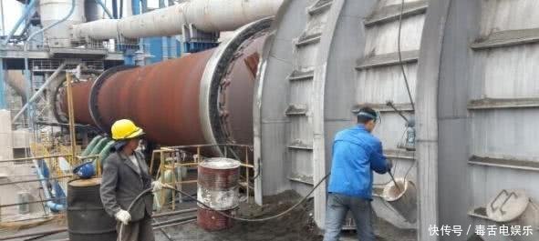 农民工提前1个月返乡，返乡潮出现，专家从2个方面道出苦涩