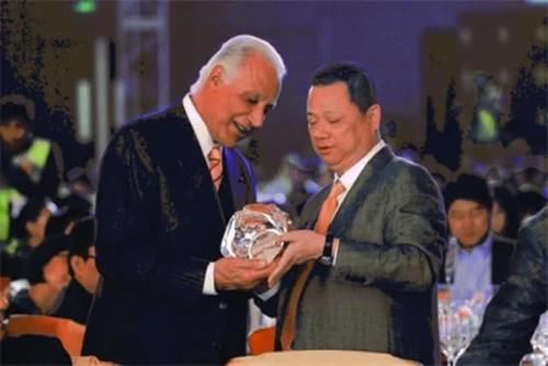  [大厦]他花700亿建中国第一高楼？如今，成最大烂尾项目