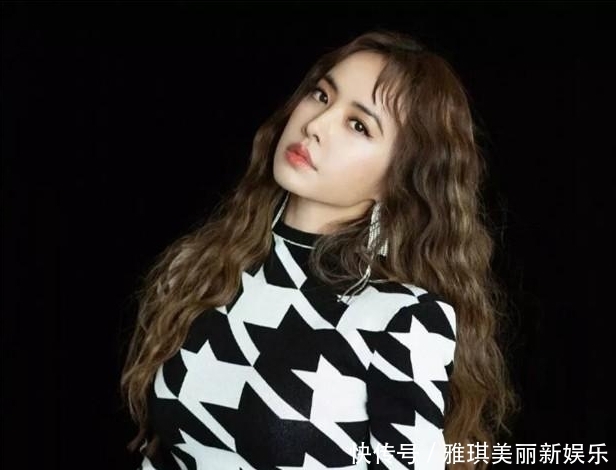 『慵懒微卷发』“高马尾”已经过时了!今年正流行这“4种”发型,8成女生都适合