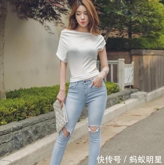  『小蛮』光彩照人的牛仔裤美女，穿出迷人小蛮腰！