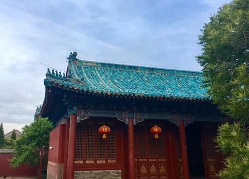 河南有座皇家寺庙群，建筑风格仿造故宫，被誉为中原小故宫