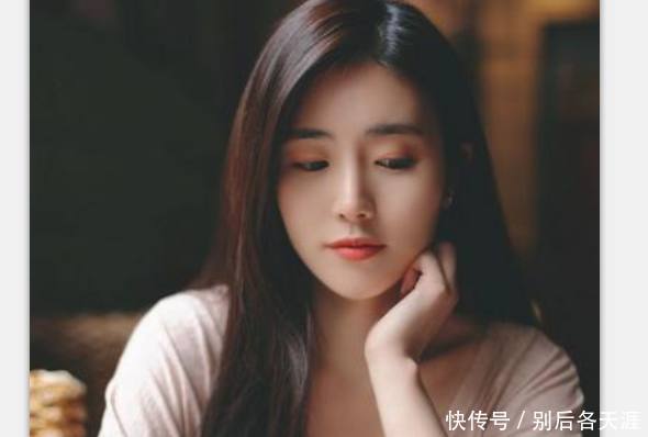 开心一笑我美女,叔叔请你吃棒棒糖,回一晚上5