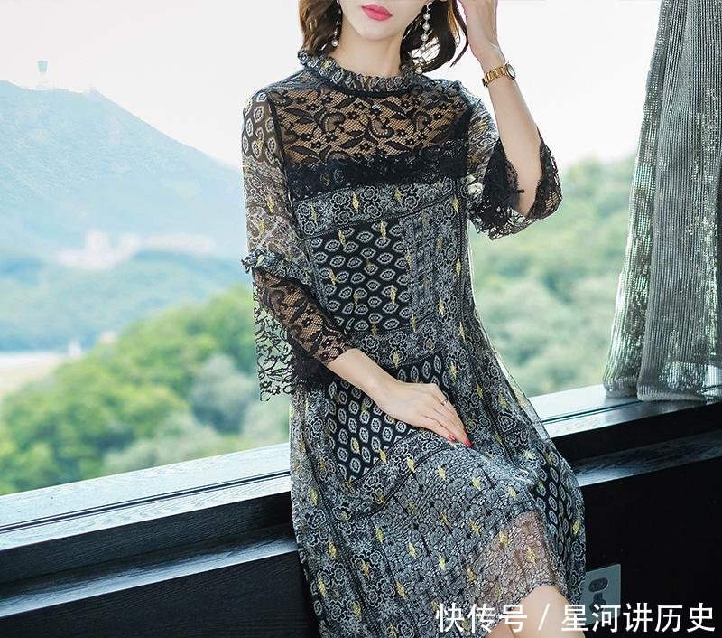  #时尚#无意中发现一春裙，“法式”欧版裙+裸靴，70后穿，美得超高级