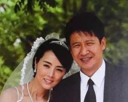 「镜头」他是知名老演员,带红王宝强,因挡住小鲜肉镜头被一把推倒在地