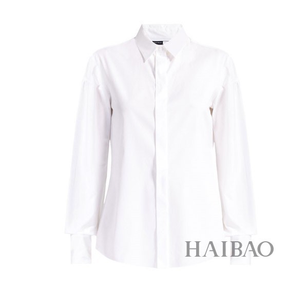 如何用白色单品时髦度夏