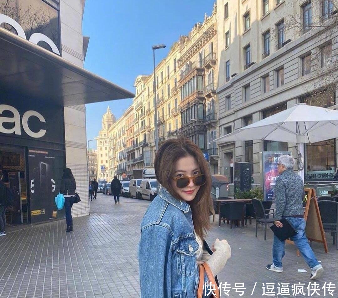  [满满]韩国女团成员旅行穿搭，甜美女孩Yeri的穿搭技巧，不仅显高还显瘦