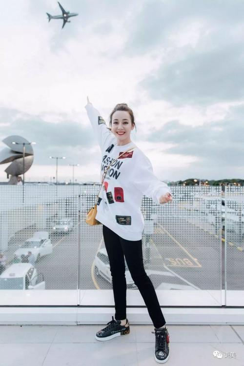 唐嫣短发老10岁,娜扎被夸仙女,热巴好惨