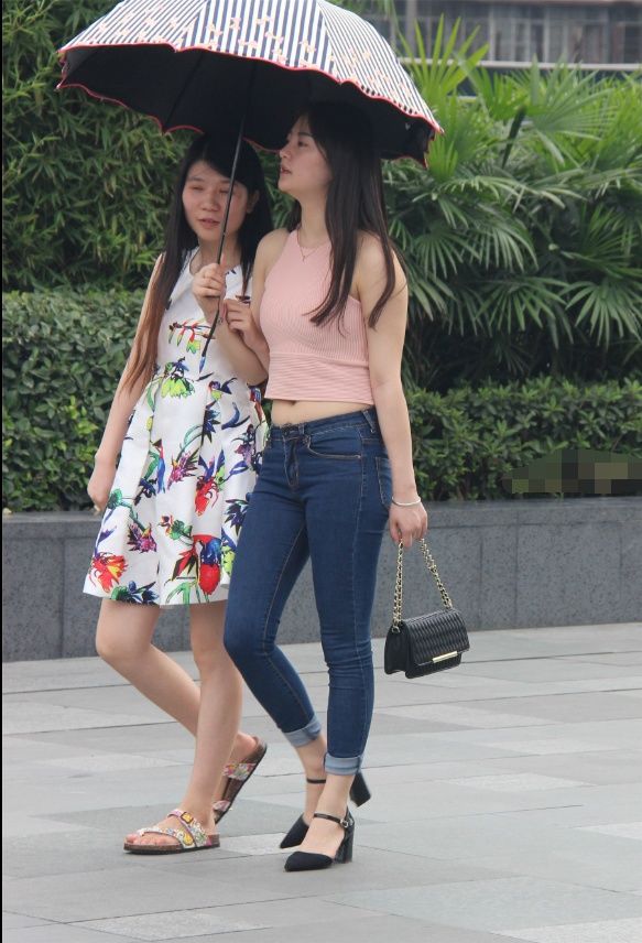 三组修身裤正面和背面对比照，诠释修身裤到底哪个角度最美?