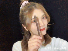  「粉底」这5个新手化妆误区，90%的人都犯过！难怪你的妆容越画越丑！