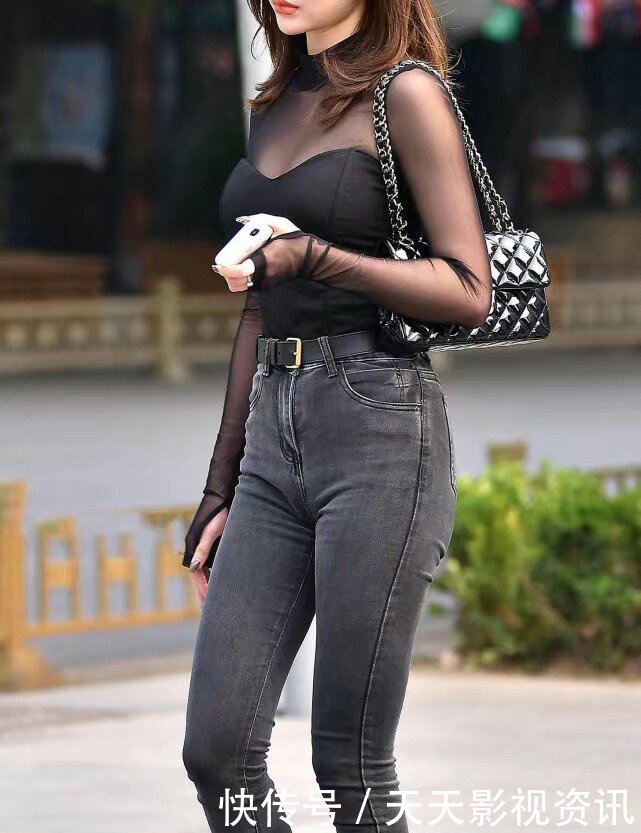 深色打底裤，妹子在不经意间就可以穿出时髦