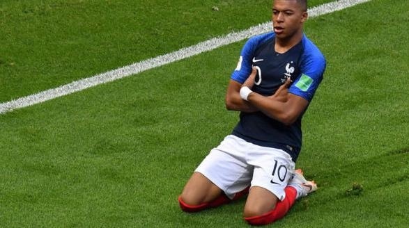 闹得沸沸扬扬的姆巴佩皇马2.72亿天价转会神转折，官方回复：假新