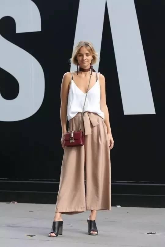 鞋子穿不对，阔腿裤再美也白费!